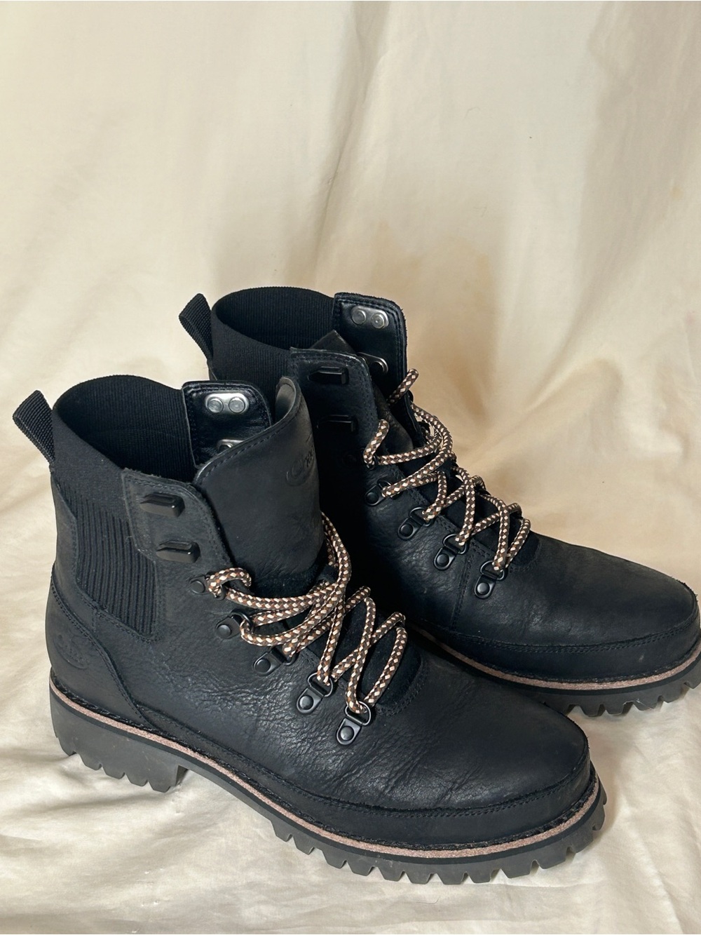 Chaco Women's Fields Black Leather Ankle Combat Lug Boots US 7 EU 38